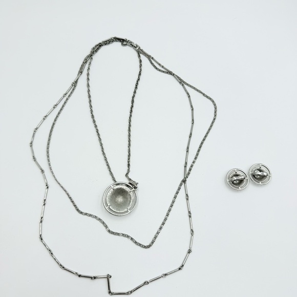 Vintage Silver Tone Button Shaped Clip On Earrings Multi Layered Necklace Sets - Picture 4 of 11